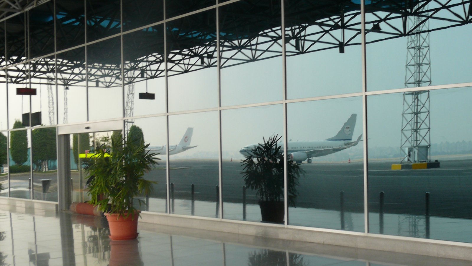 What Is an Airport Meet-and-Greet Service, and Is It Worth Booking in Egypt?