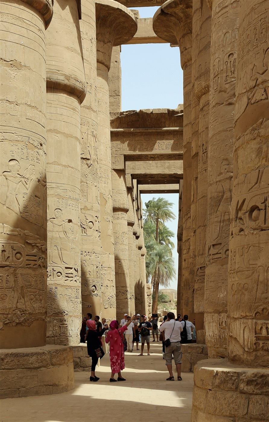 Columns and overhead stonework in Karnak’s Great Hypostyle Hall. Photo: Marc Ryckaert, CC BY-SA 4.0; resized for web.